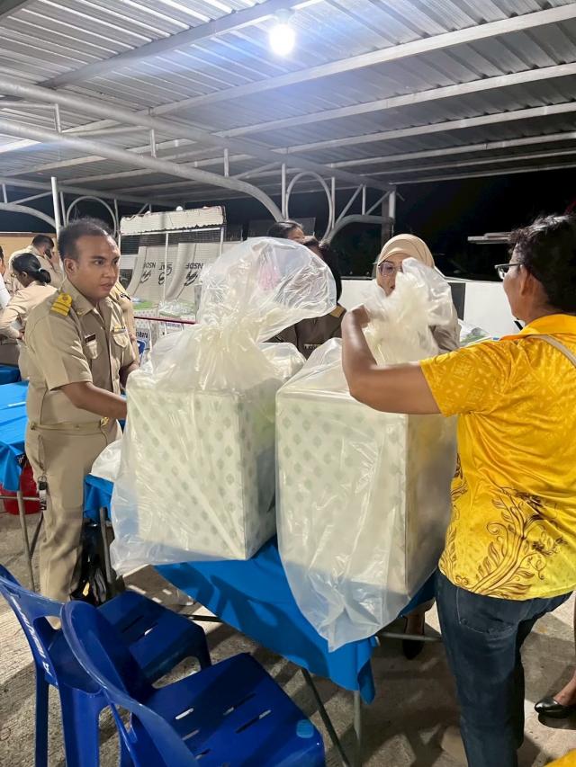 ภาพกิจกรรมรับมอบหีบบัตร รวมหีบบัตรเลือกตั้ง