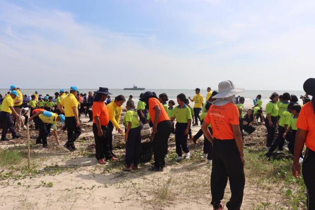 ประมวลภาพ กิจกรรมสร้างความตระหนักรู้ศูนย์อำนวยการรักษาผลประโยชน์ของชาติทางทะเล (ศรชล.)