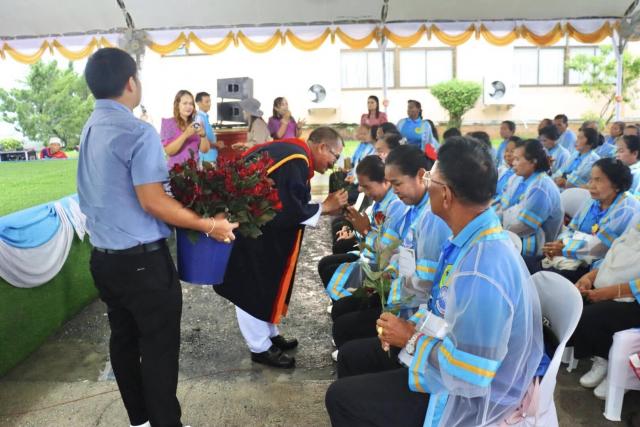 ประมวลภกพ พิธีมอบประกาศนียบัตรโรงเรียนผู้สูงอายุ รุ่นที่ 1