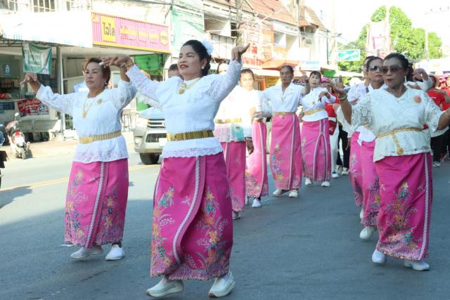ประมวลภาพกิจกรรมกีฬาสานสัมพันธ์ ผู้สูงอายุ อ.หัวไทร ครั้งที่ 1 ประจำปี 2567